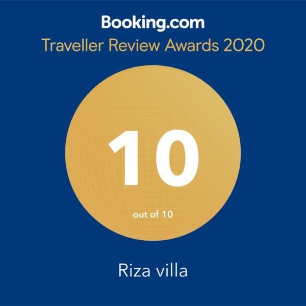 Riza Villa บาดัคชอยโตมาย ภายนอก รูปภาพ